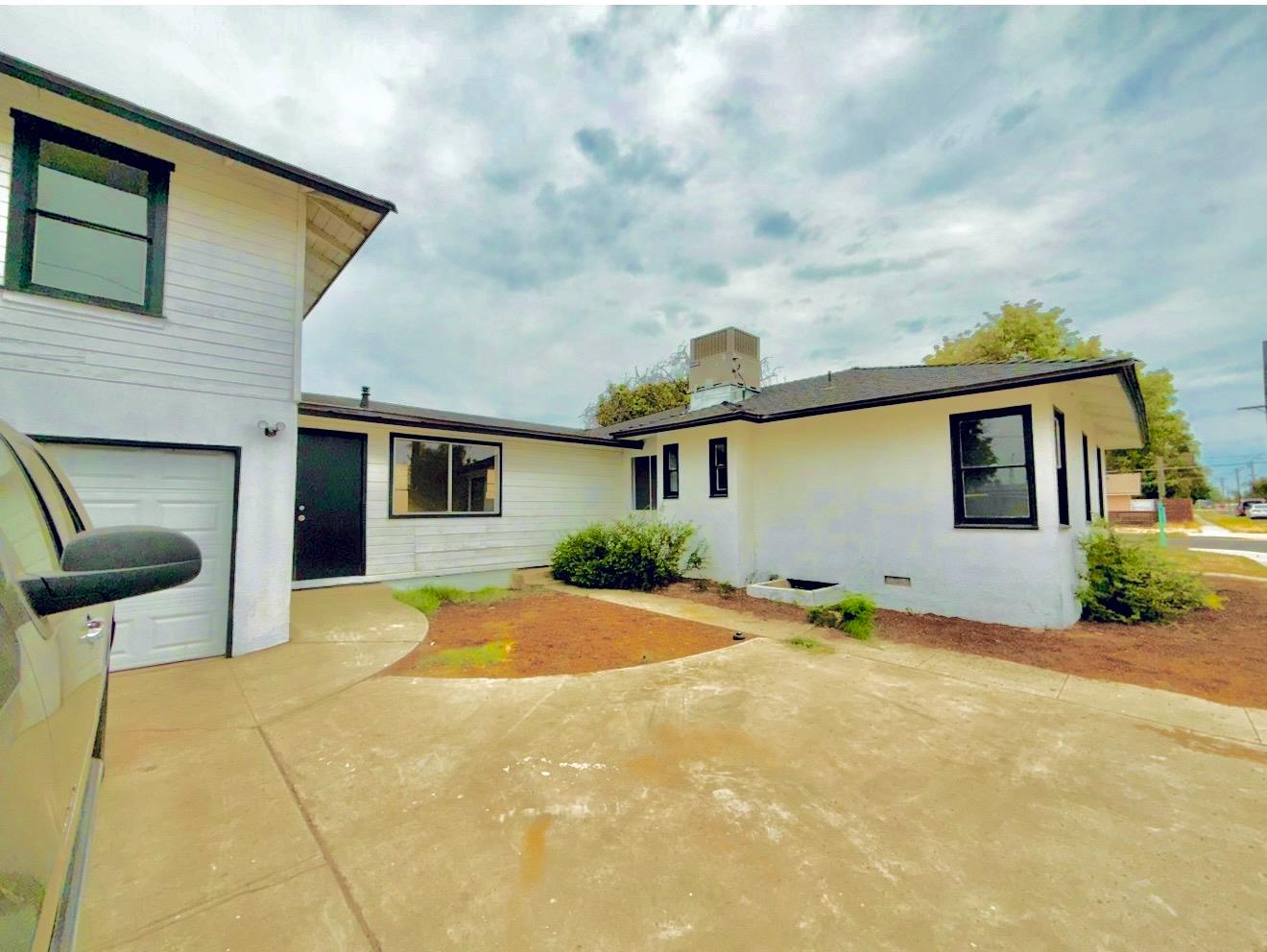 1305 E Fedora Ave