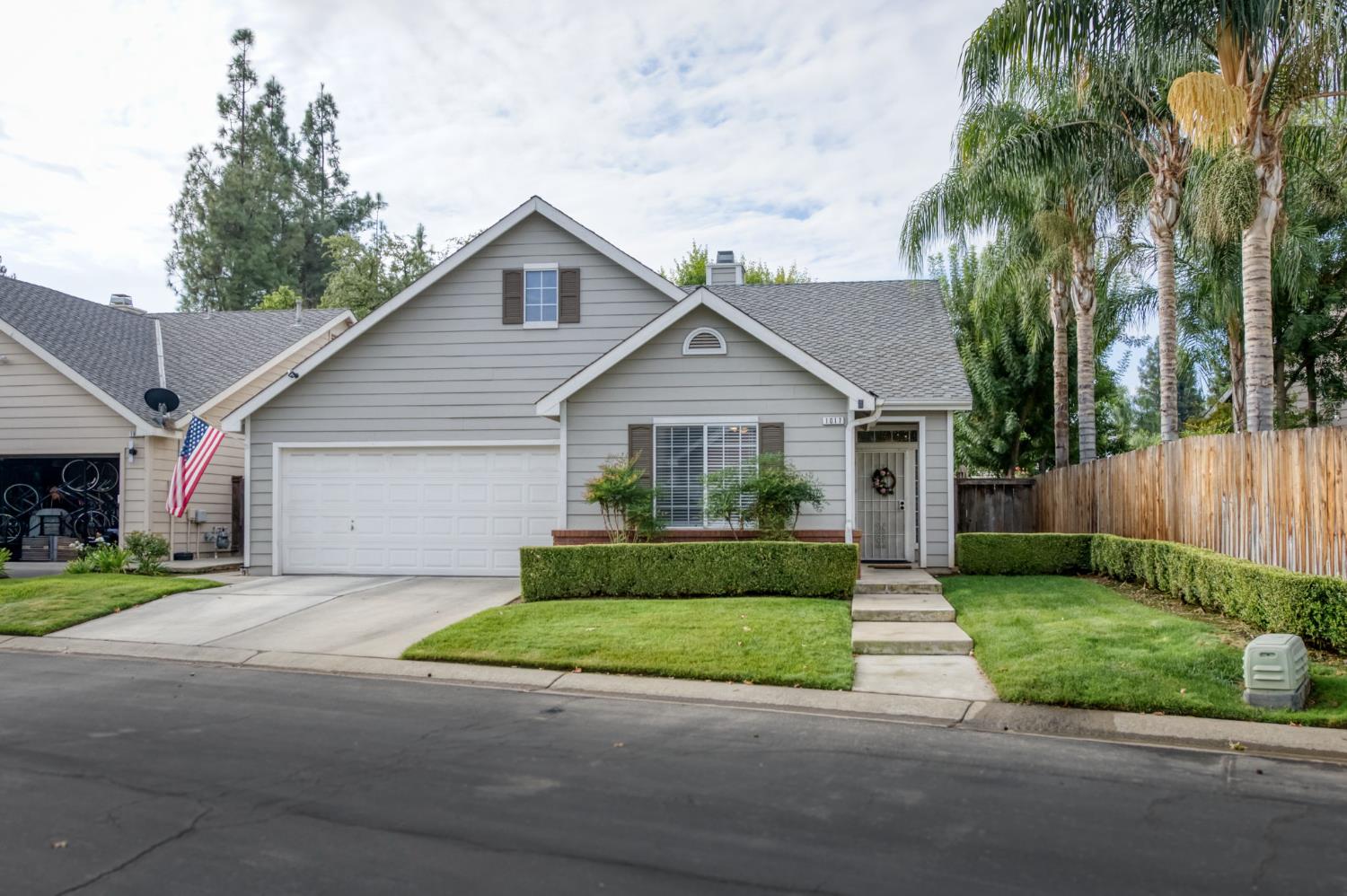 1017 E Monticello