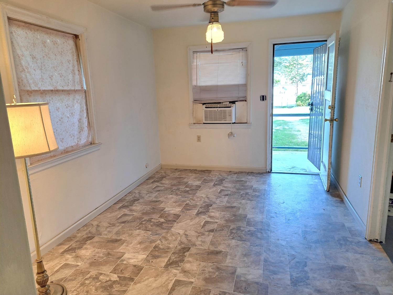 733 S Boyd Ave, Fresno, CA 93702