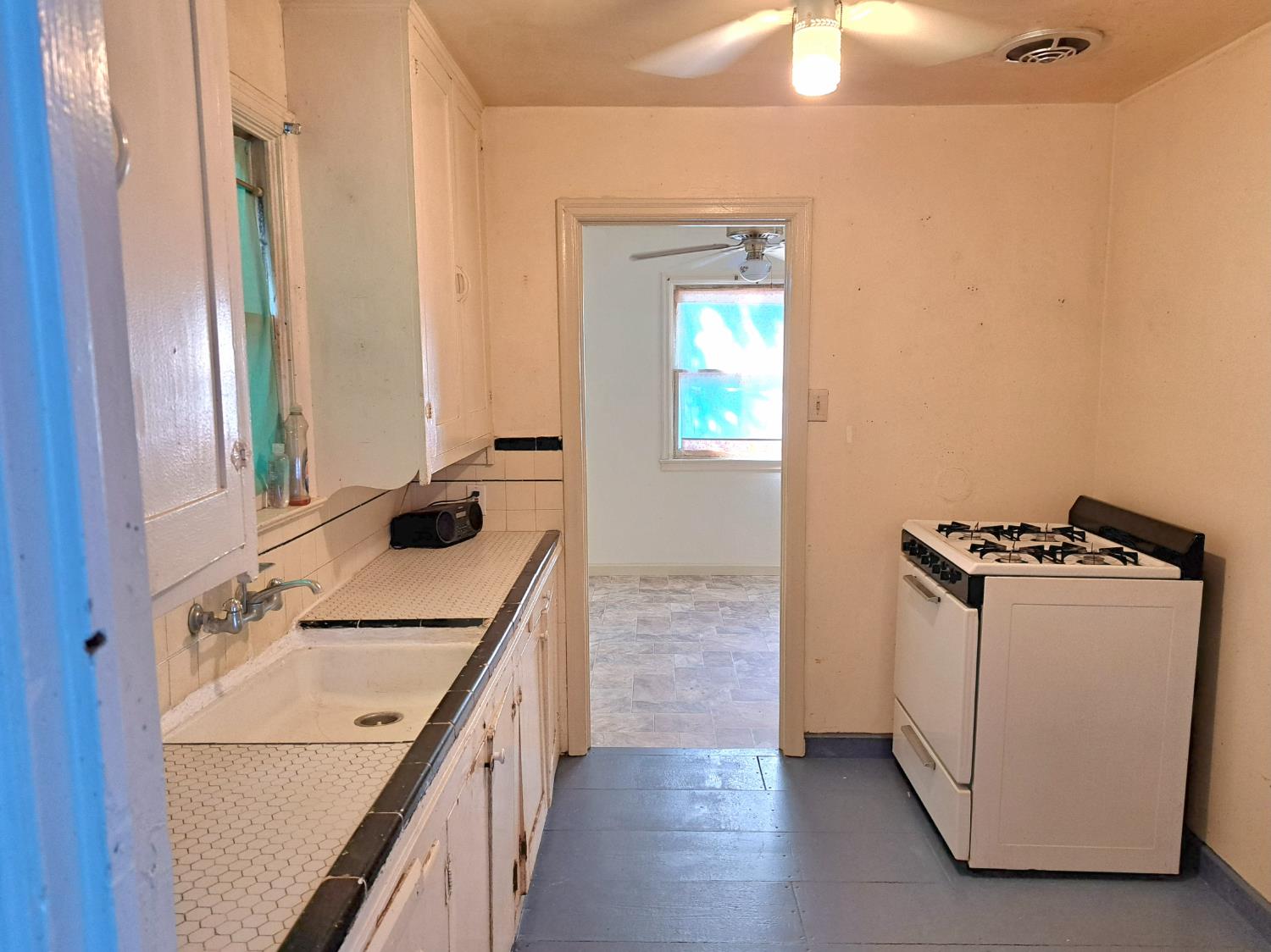 733 S Boyd Ave, Fresno, CA 93702