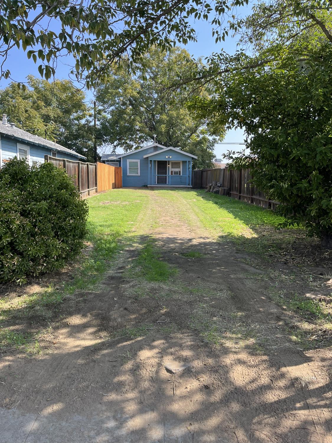 733 S Boyd Ave, Fresno, CA 93702