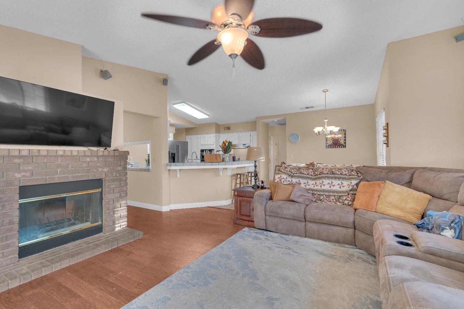 6107 N Tamera Ave, Fresno, CA 93711