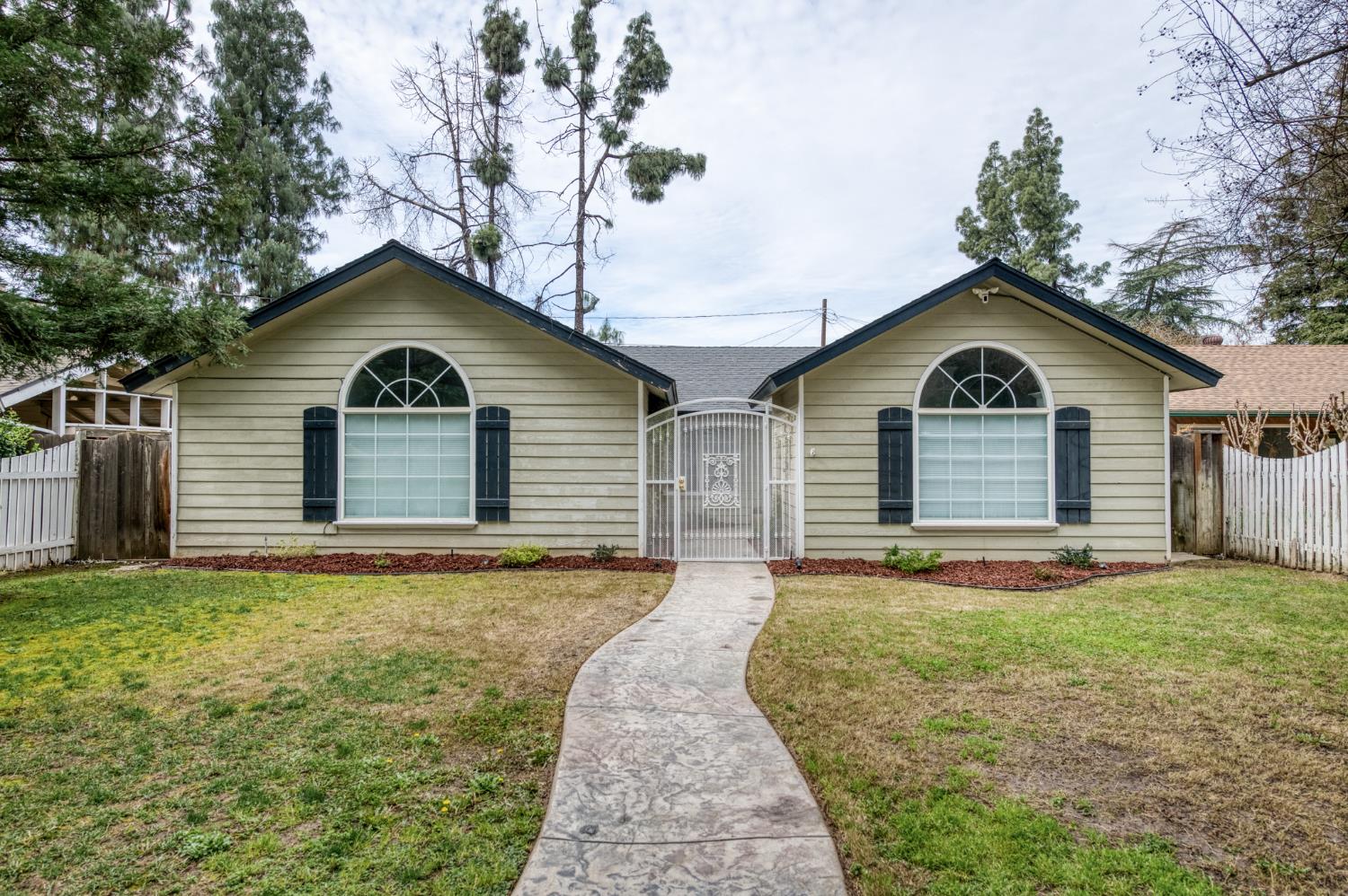 3519 N Van Ness Blvd