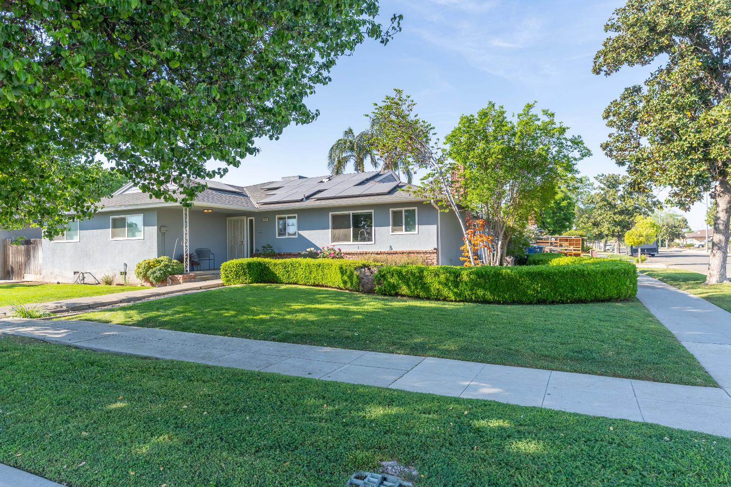 1074 E Sample Ave, Fresno, CA 93710
