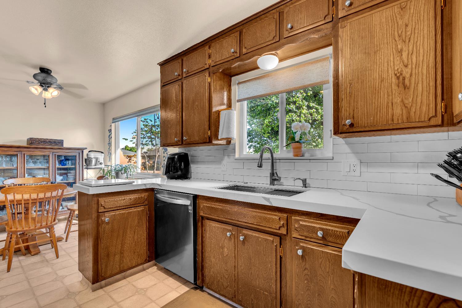 1074 E Sample Ave, Fresno, CA 93710